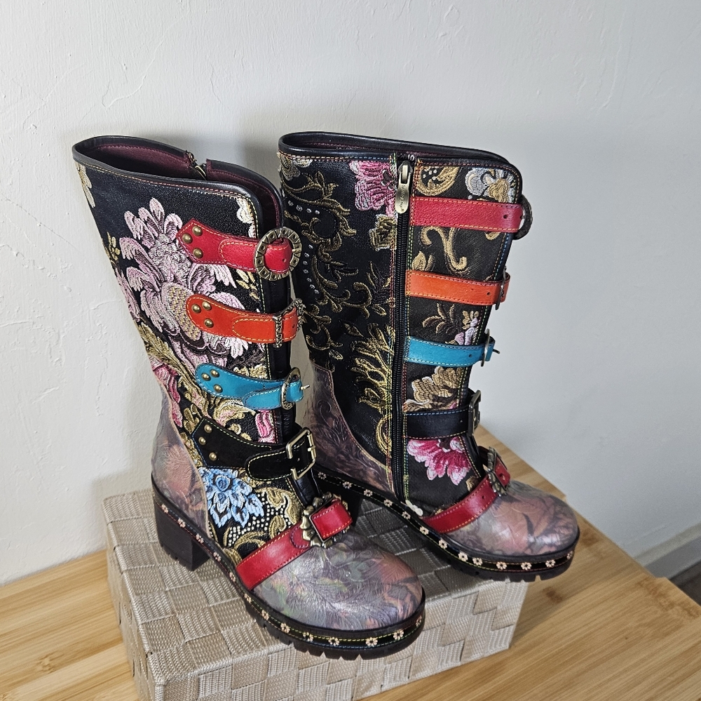NIB!  L' ARTISTE BY SPRING STEP Floral Heeled Boots, Women's Size 7.5-8 M/ EU 38